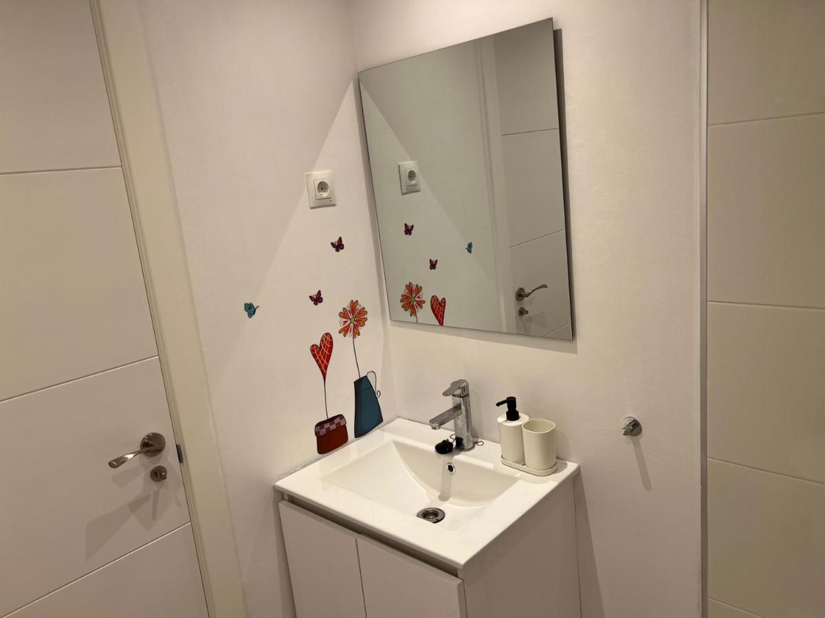 3-bedroom + Crib - Perfect For The Family Apartament *
